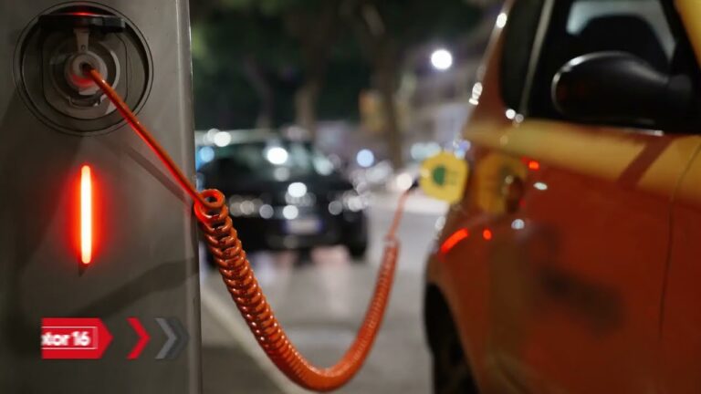 Espa&ntilde;a: &iexcl;Descubre cu&aacute;ntos coches el&eacute;ctricos circulan por nuestras carreteras!